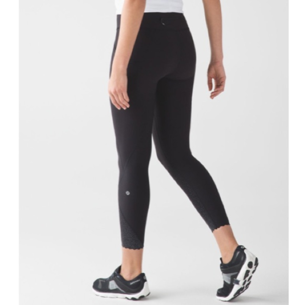 Lululemon Black Tight Stuff Tights Reflective Size 4
